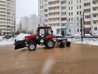 Коммунальщики ликвидировали последствия ночного снегопада на общественных территориях Подольска