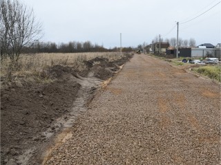 Воровавших щебень с дороги женщин заметили в Шатурторфе