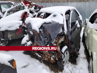 Каширских студентов привели к искореженным авто, чтобы показать последствия аварий