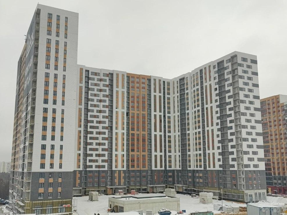 Жилой дом с подземной парковкой в ЖК «Южная Битца» построен почти наполовину