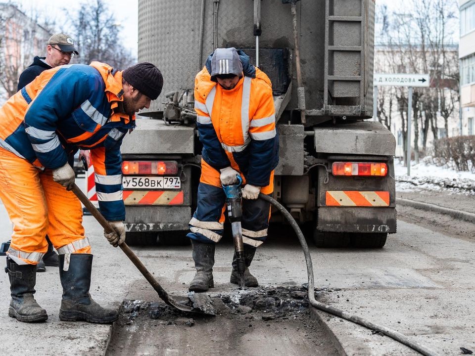 На дорогах Подмосковья стало на 1 тыс. ям меньше