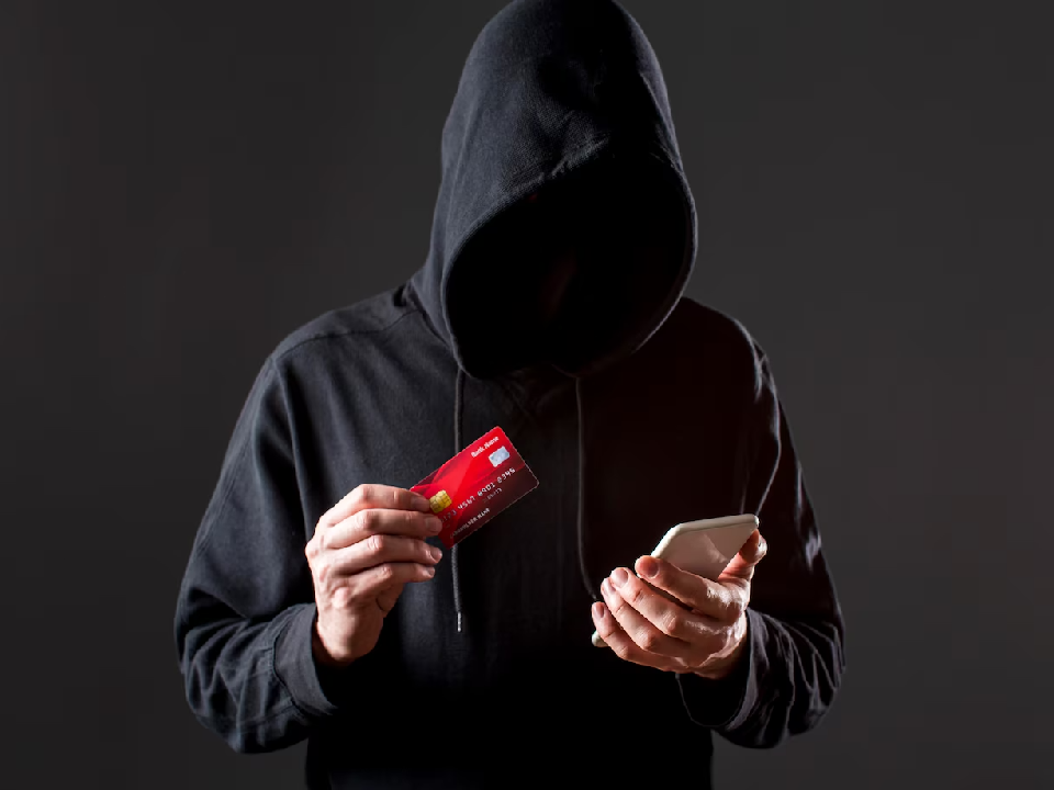 Жителей Дубны научили противостоять новой уловке телефонных мошенников