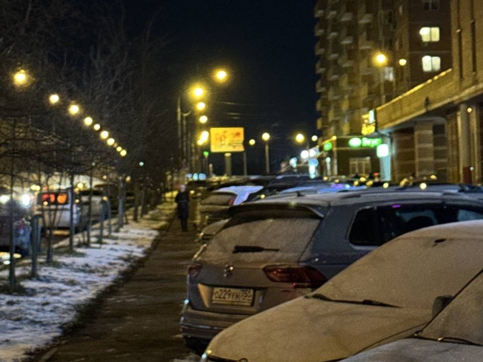 В Супоневе по просьбе жителей проверили уровень освещенности тротуаров