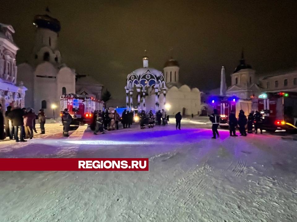 Пожар в Троице-Сергиевой лавре полностью потушили