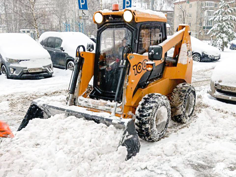 В Лосино-Петровском на расчистку снега направили дополнительную коммунальную технику