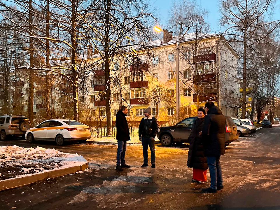 Новый асфальт и просторные парковки сделали во дворах на Ленина и Мирной в Лобне