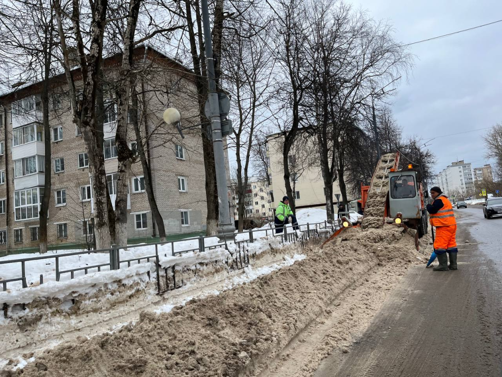 Какие улицы Сергиева Посада коммунальщики очистят от снега в субботу