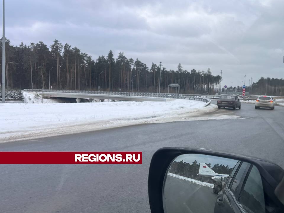 Участники ДТП на улице Туполева перекрыли движение по двум полосам дороги