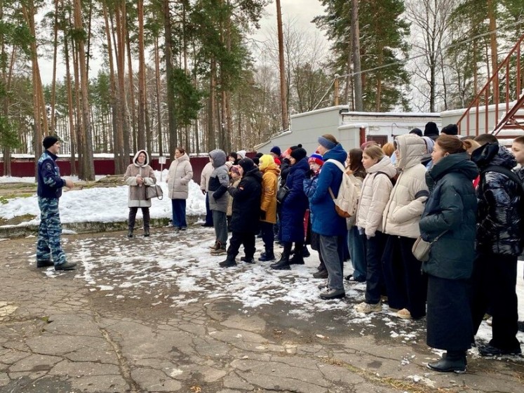 Центр кинологической службы в Дубне провел экскурсию для местных школьников