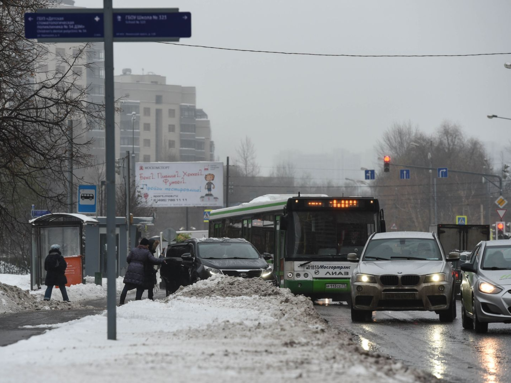 Движение по Ярославскому шоссе сильно замедлилось утром 9 декабря