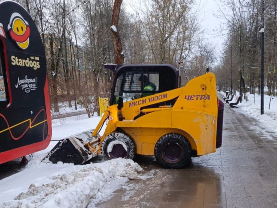 Снег с улиц округа убирают в круглосуточном режиме