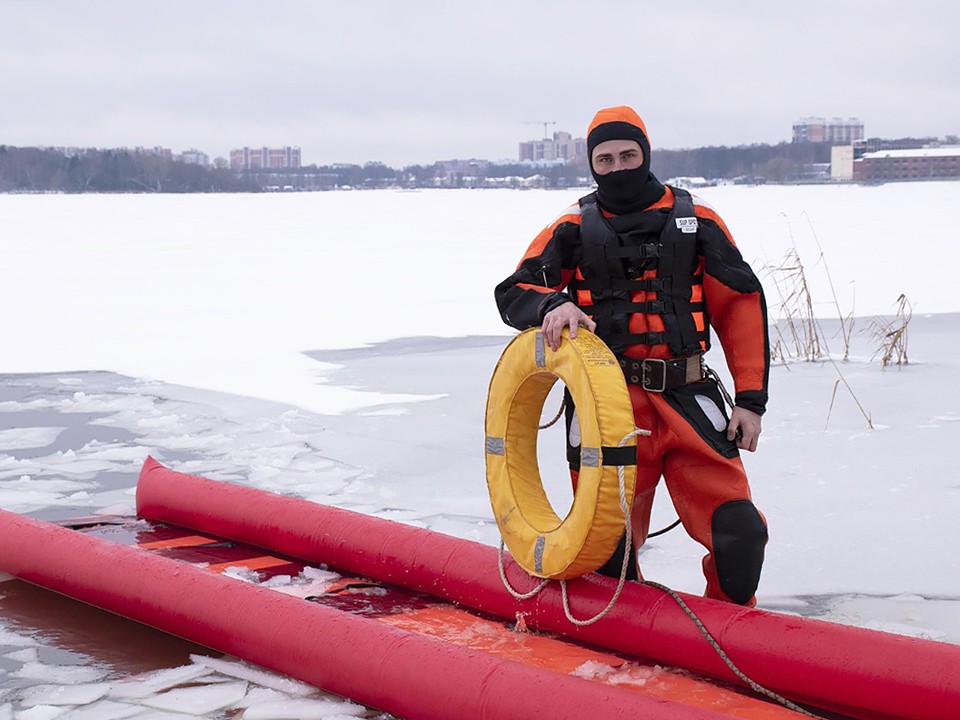 Спасатели напомнили жителям Подмосковья правила безопасности на водоемах