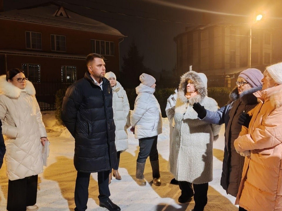 В деревнях Афанасово-3 и Якимово на дорогах установят знаки приоритета и зеркала