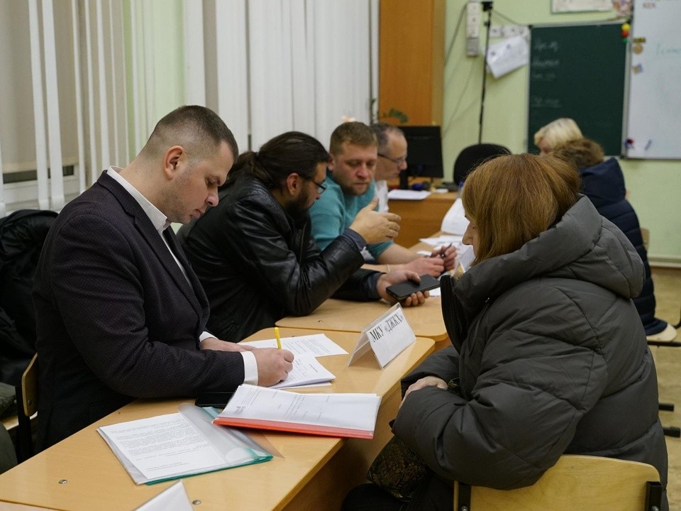 Жительница Химок попросила администрацию включить двор на улице Строителей в программу ремонта