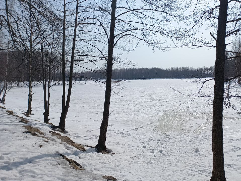 Очень опасно: толщина льда на электростальских водоемах достигла пяти сантиметров