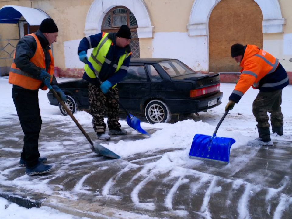 На помощь коммунальным службам Лосино-Петровского пришли волонтеры