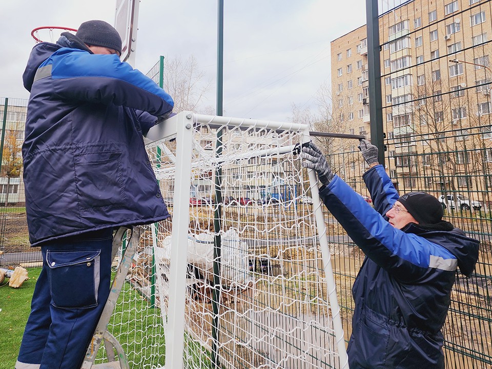 В Черноголовке на спортплощадке по просьбам жителей отремонтировали ворота