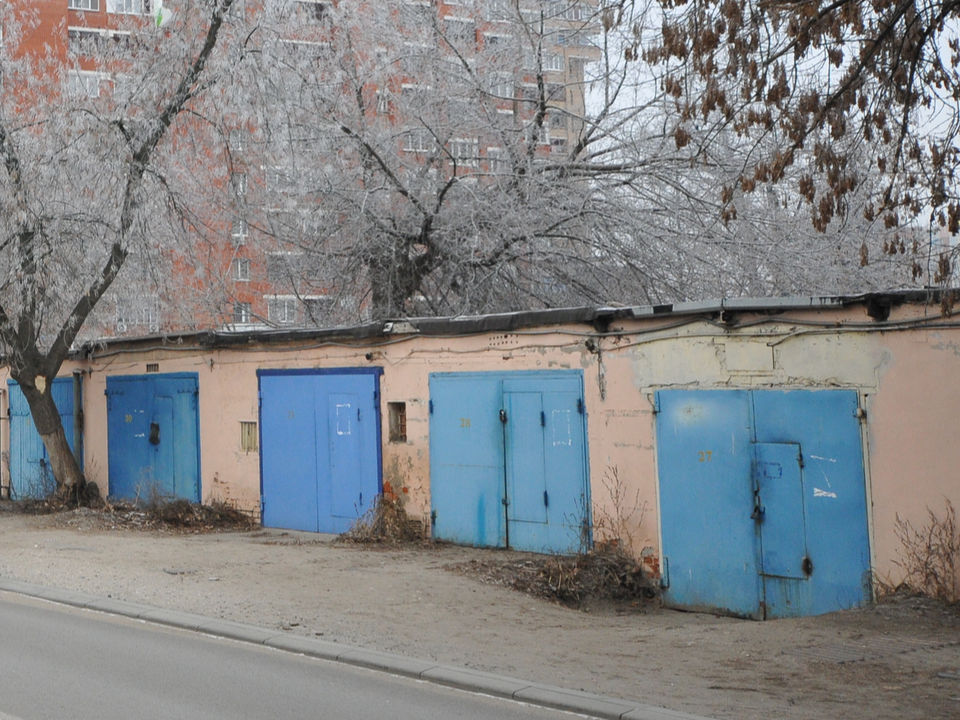 Жители авиаграда могут на торгах приобрести в собственность помещения под гараж