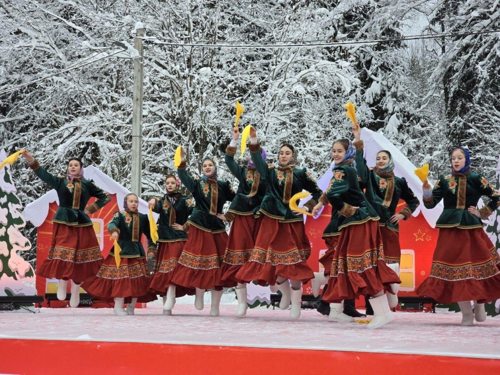 Ружан приглашают на концерт, новогодние мастер-классы и ярмарку на выходных