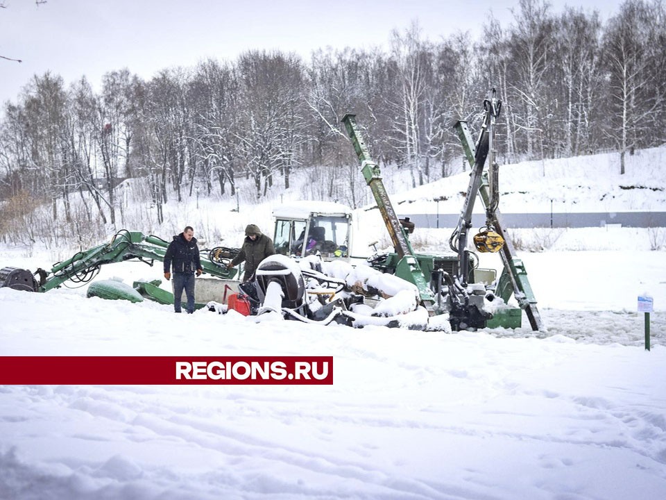 Реку Сестру с помощью спецтехники очистят от мусора