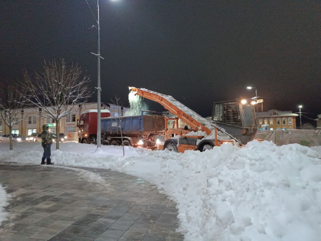 Талдомские коммунальщики на уборку снега с дорог вышли в четыре утра