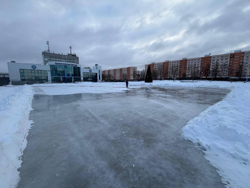 В Можайске каток на Губернаторской площади закрыли на день