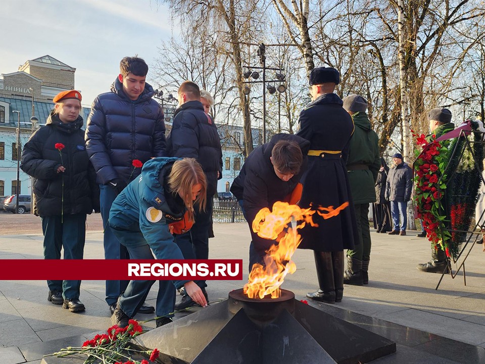 Жители Звенигорода возложили цветы к памятникам погибшим в Великой Отечественной войне