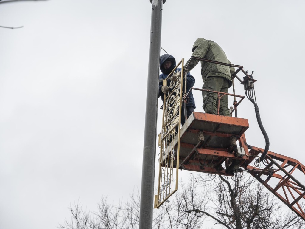 300 метров светодиодных гирлянд и 76 световых консолей украсят Домодедово