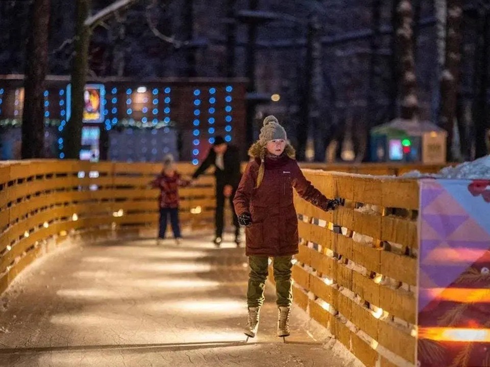 В Центральном парке Лобни открывается каток