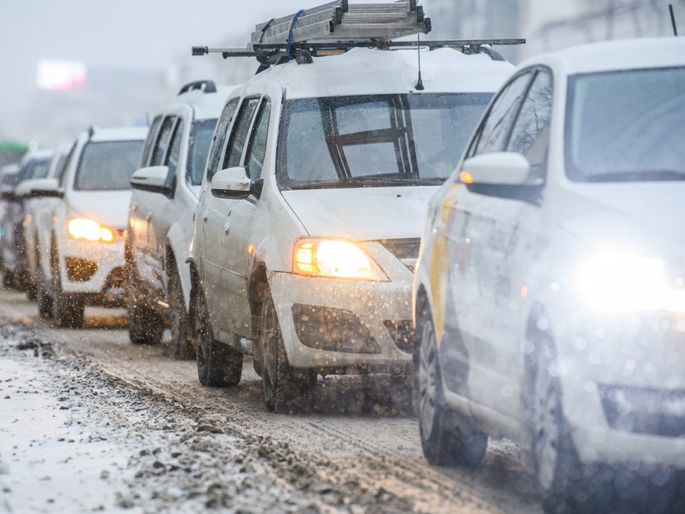 Главные трассы Подмосковья пропустили утром 20 декабря более 894 тыс. автомобилей