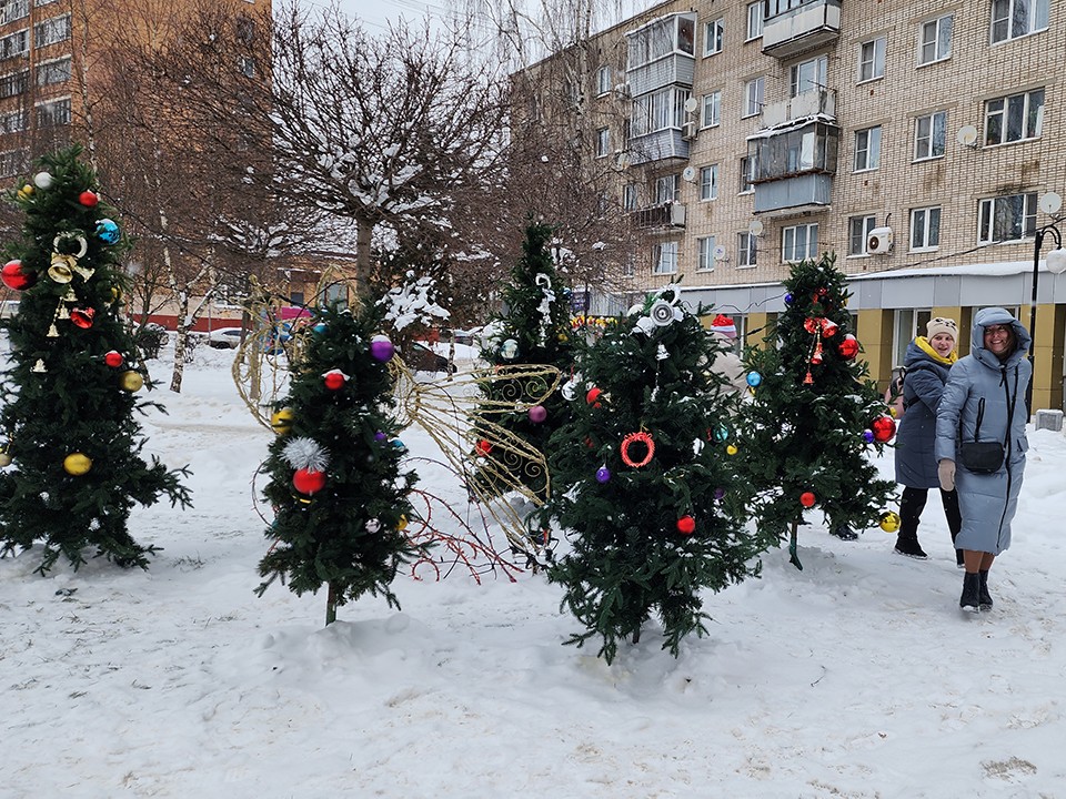 На этой неделе в Истре завершат работы по украшению улиц к Новому году