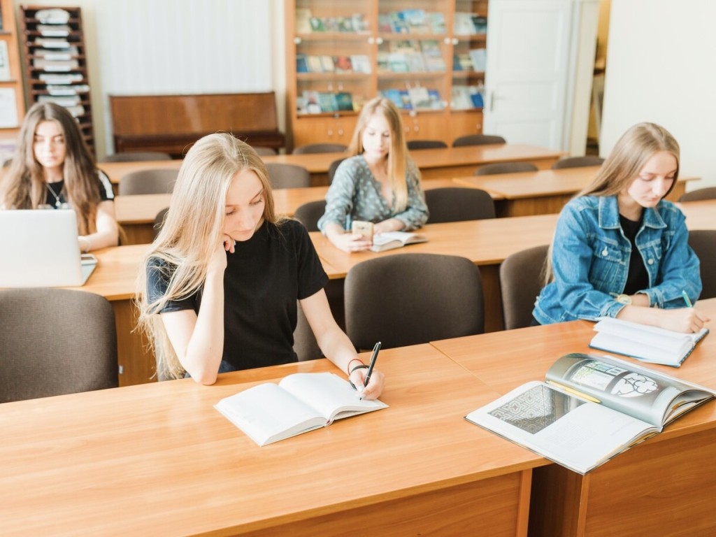 На базе Лицея Лобни состоялся муниципальный этап математической недели «Вершина»