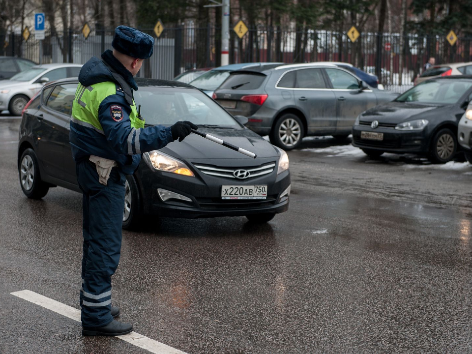 Автомобили с одной зажженной фарой будут искать полицейские в Дубне до 12 января