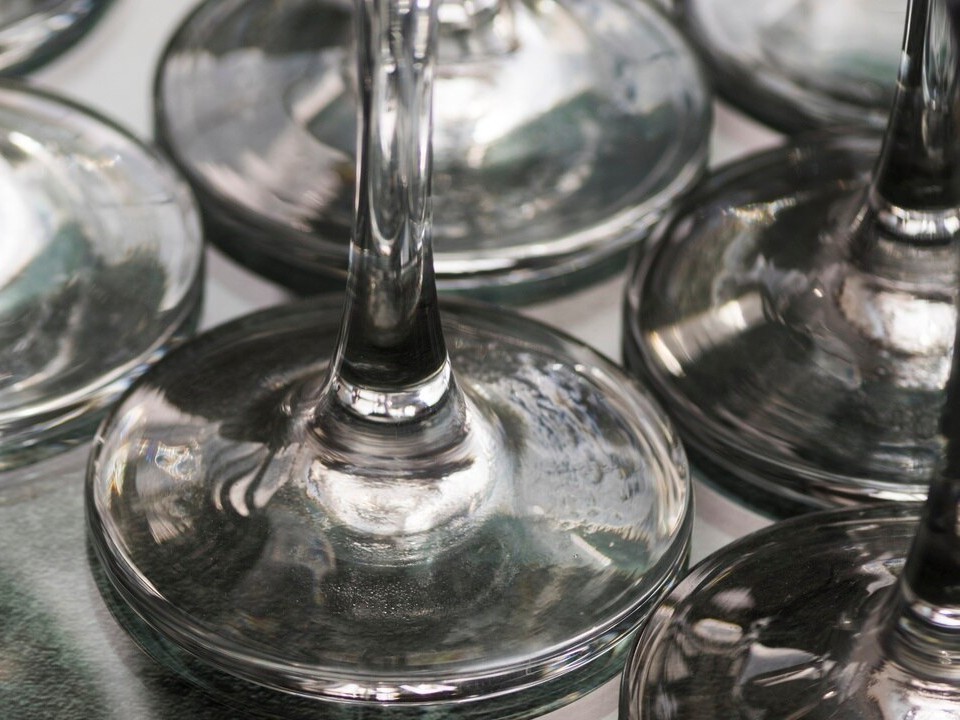 Нарколог высказался об идее продавать алкоголь через «Госуслуги»