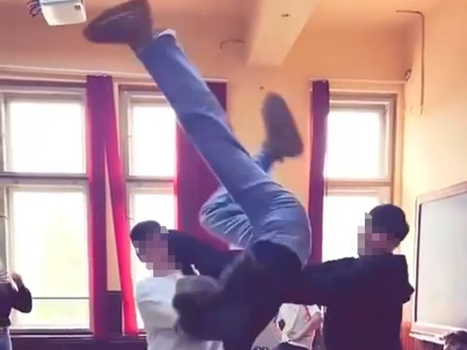 Источник зависимости и травм: почему TikTok превратился в платформу для насилия