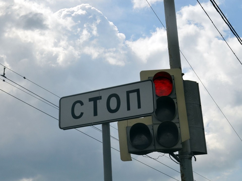 Дорожные знаки отремонтировали в 10 округах Подмосковья