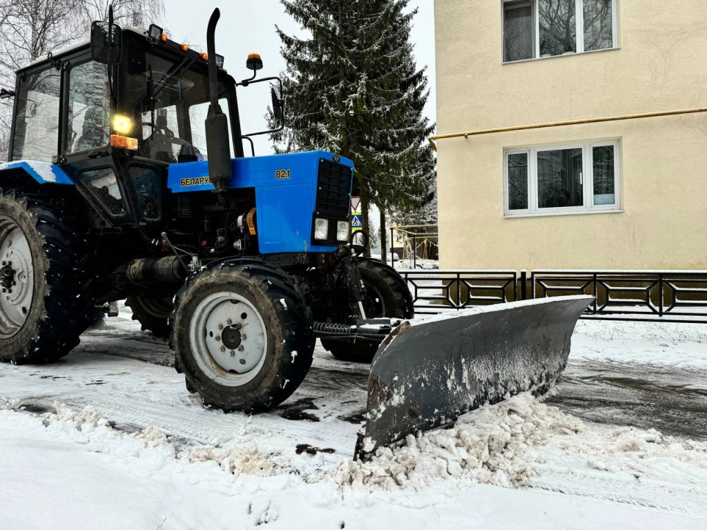 Жители Кубинки поблагодарили коммунальщиков за уборку снега во дворе