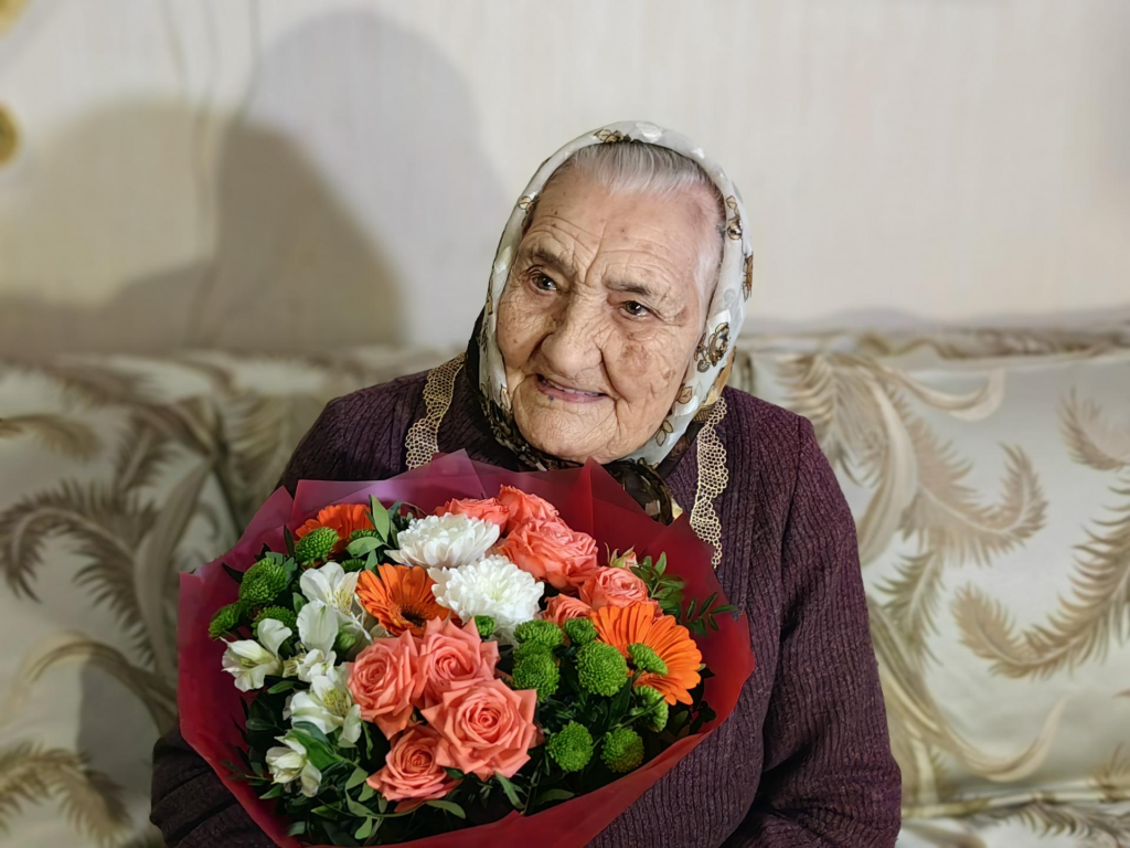 Нина Гарькуша из Красногорска отметила 105-летний юбилей за чтением приключенческих романов