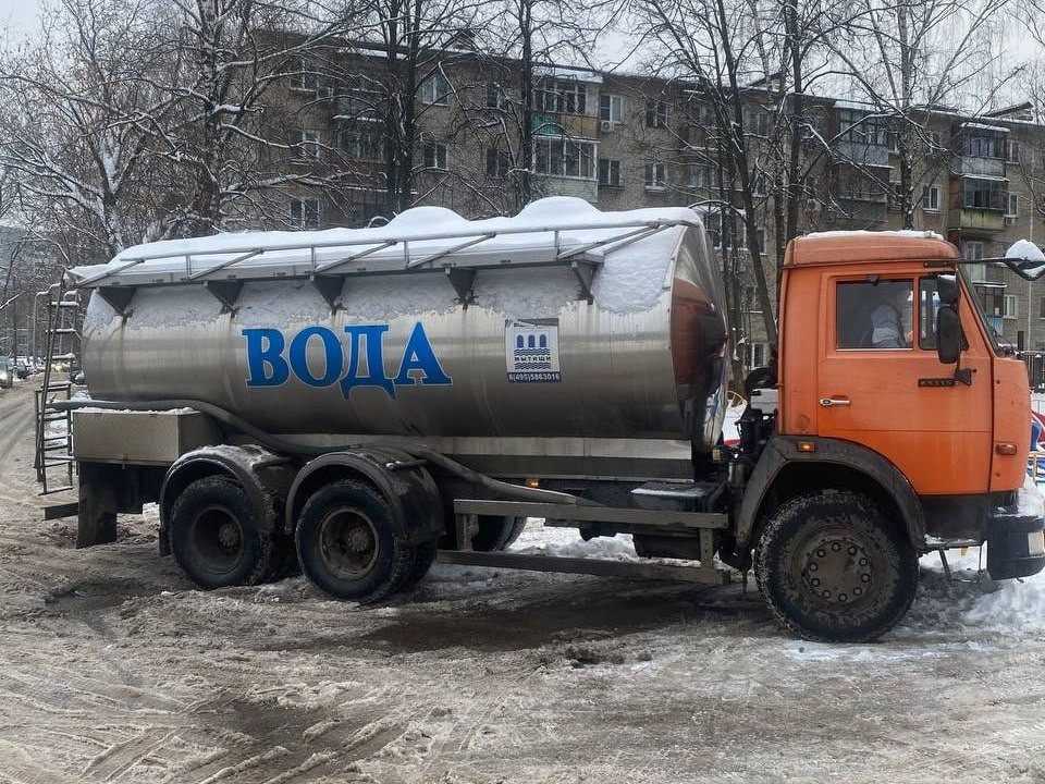 Королевцы могут набрать питьевой воды в бочке возле дома на Кооперативном проезде