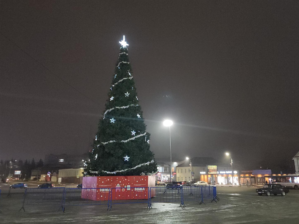 В Павлово-Посадском городском округе зажгли огни на новогодних елках