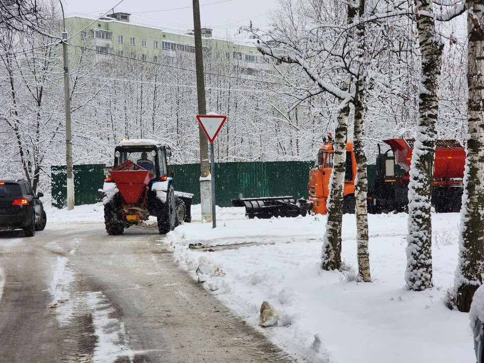 В Солнечногорске активно устраняют последствия сильного снегопада