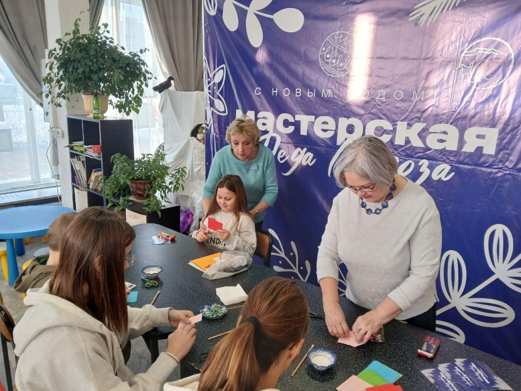 Мальчики и девочки из Черноголовки стали помощниками Деда Мороза