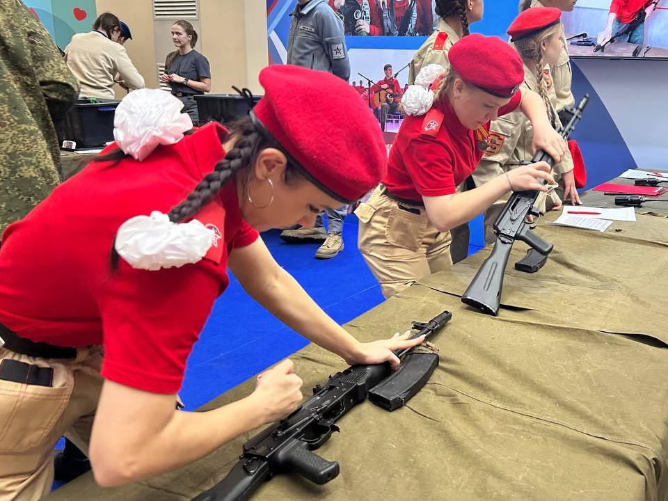 Электростальские юнармейцы приняли участие в форуме «Патриот — это Я»