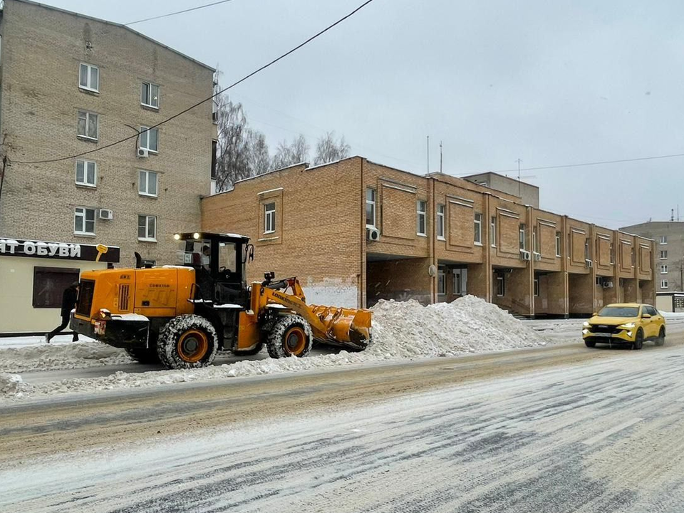 Вся коммунальная техника Фрязина приступила к уборке автодорог наукограда