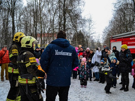 Родителям напомнили одно важное правило перед выходом с детьми из дома