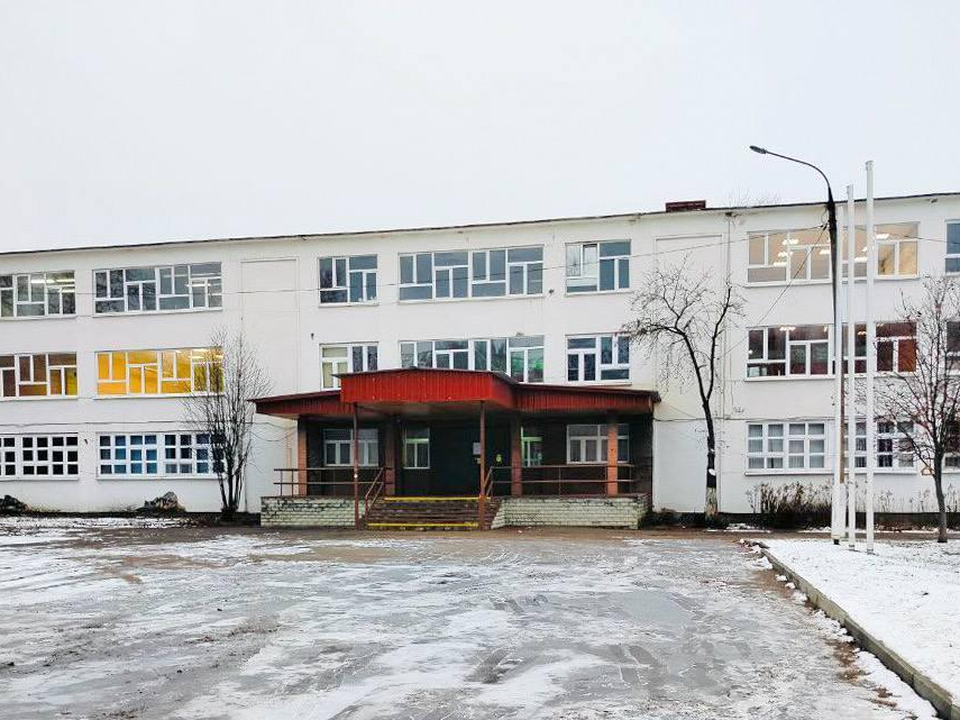 В школе №15 обновят фасад, заменят коммуникации и отремонтируют помещения к новому учебному году