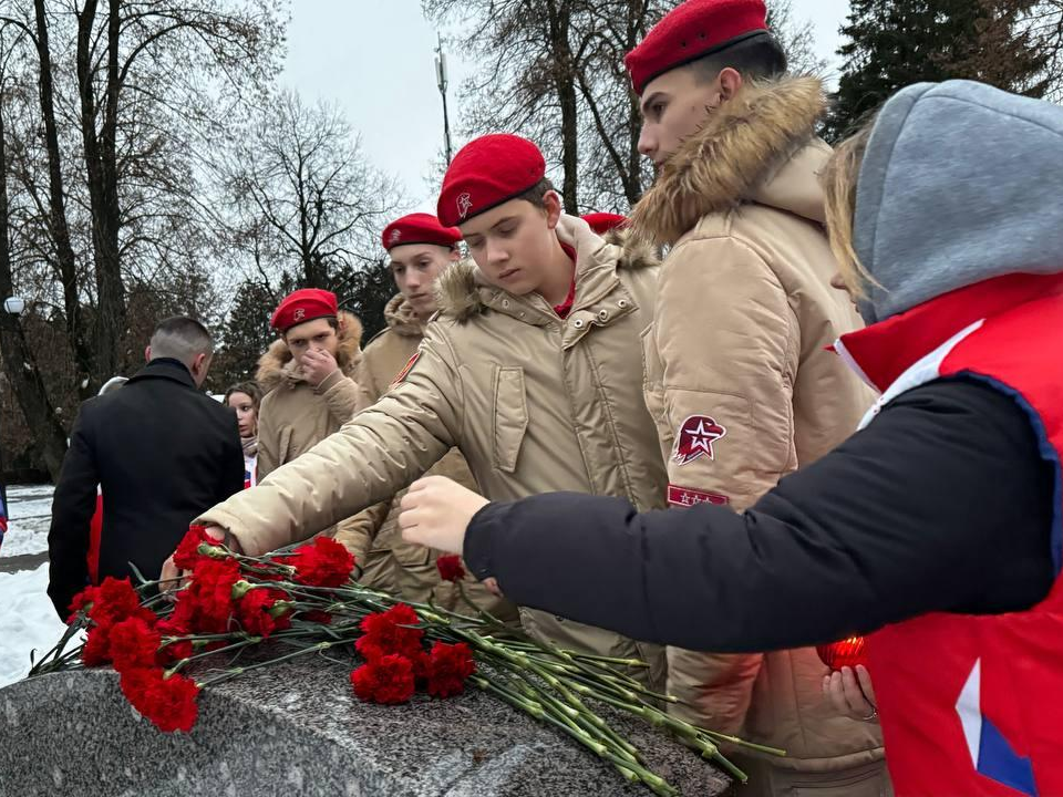 В Можайском округе почтили память неизвестных солдат