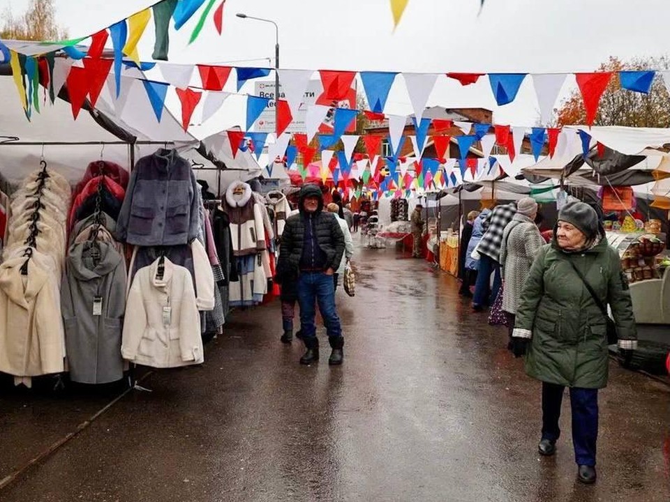 Одежду, продукты и сувениры можно купить на ярмарке в Волоколамске