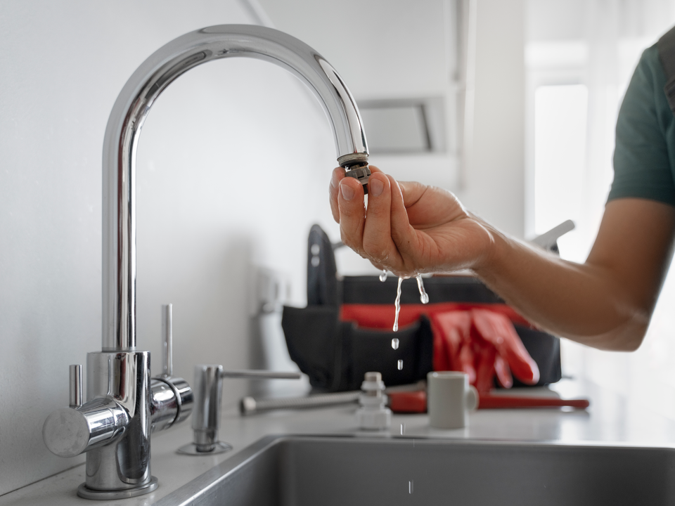 Холодная вода вернется в дома жителей Томилина до 19:00