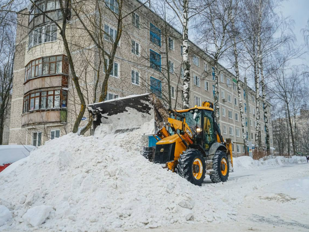 В Сергиевом Посаде назвали адреса, где спецтехникой очистят снег в понедельник